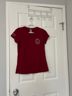 Burgundy red Woody’s 2012 RV half marathon Tshirt red deer Alberta